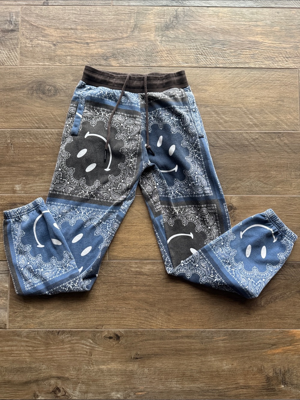 Chinatown market smiley originals size small sweat pants size s